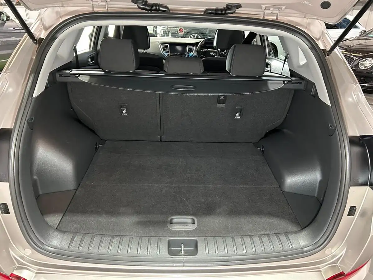 2016-hyundai-tucson-17crdi-blue-drive-se-nav-116ps-big-19