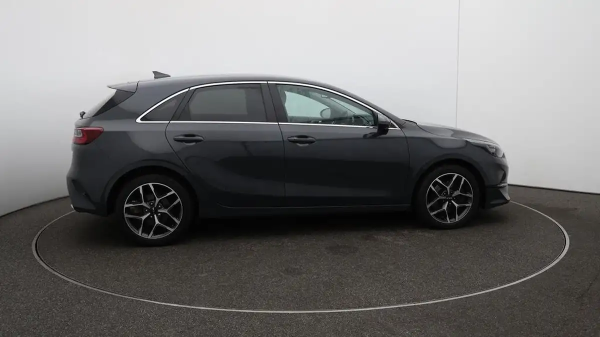 2022-kia-ceed-15-t-gdi-3-hatchback-big-50