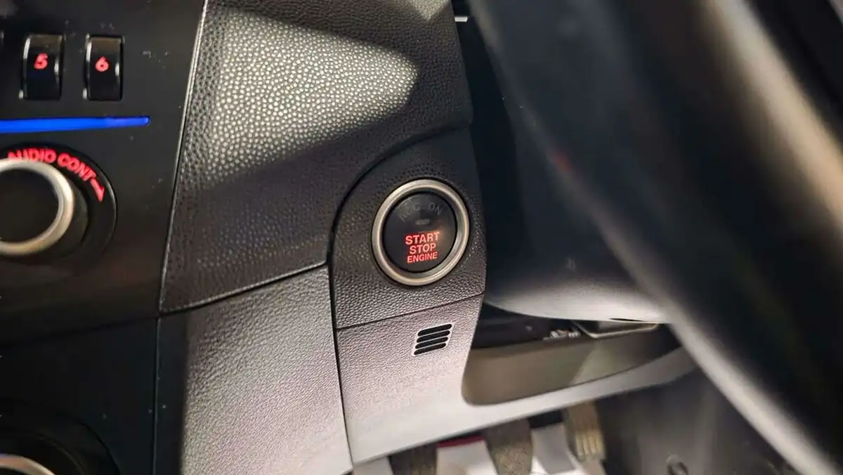 2012-mazda-mazda3-20-sport-navleather-big-22