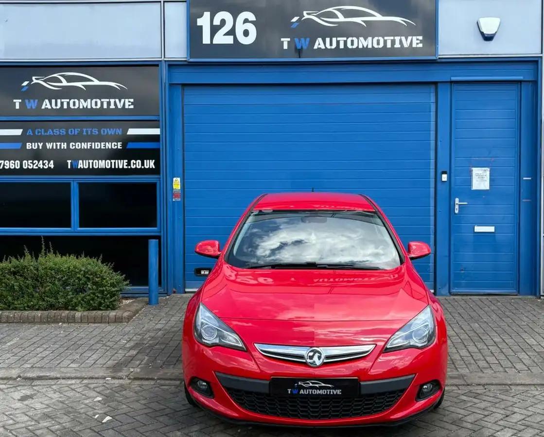 2014-vauxhall-astra-gtc-17cdti-sri-130ps-big-2