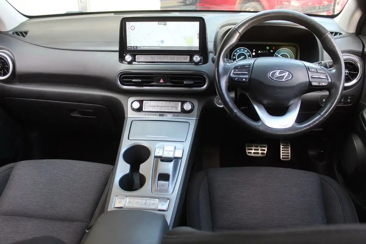 2022-hyundai-kona-e-premium-204ps-64kwh-7kw-obc-big-13