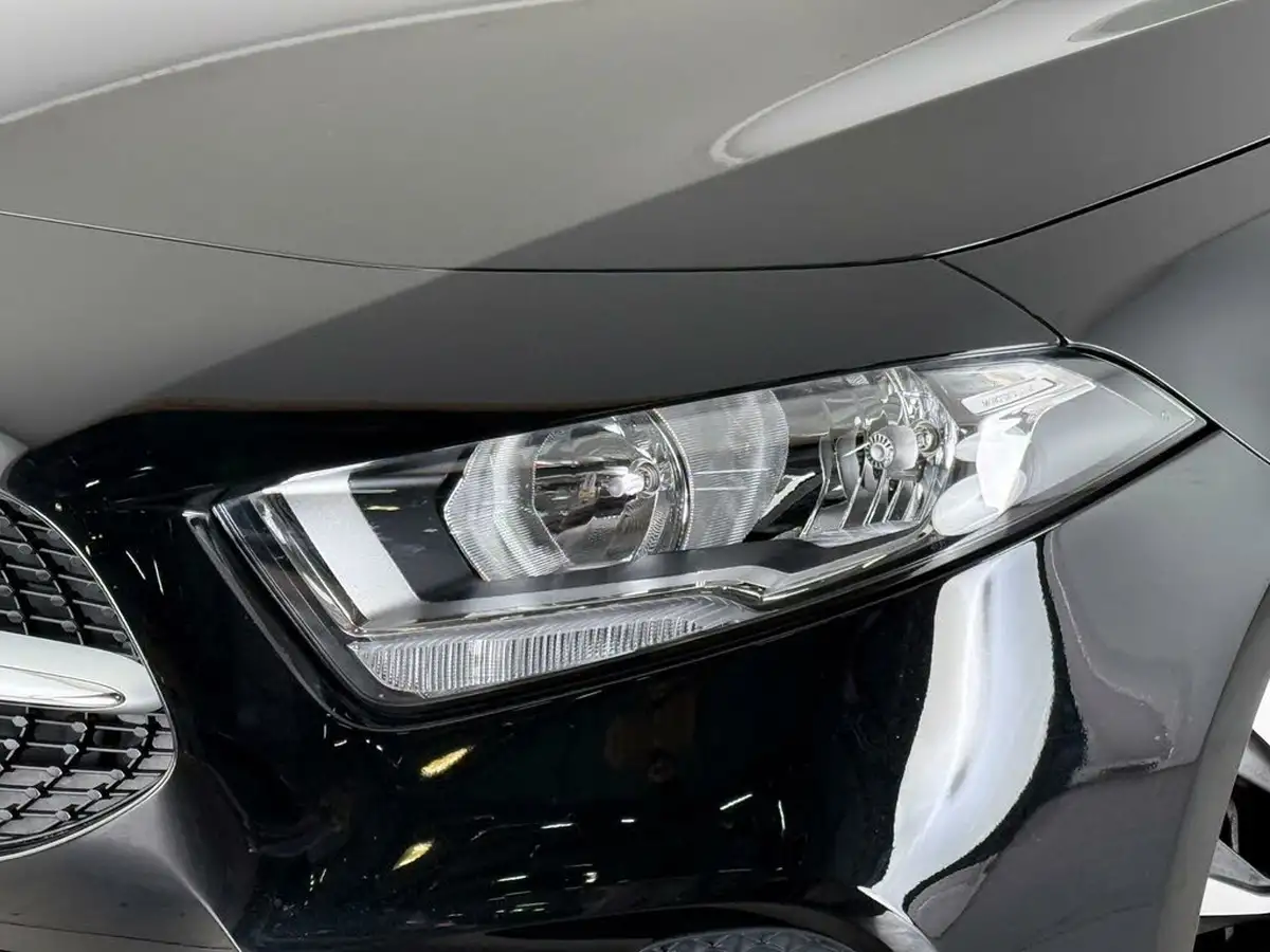 2021-mercedes-benz-a-class-20d-a180d-se-8g-dct-big-7
