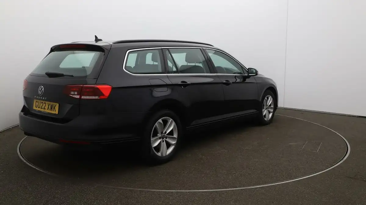 2022-volkswagen-passat-20tdi-se-nav-150ps-estate-5d-big-53
