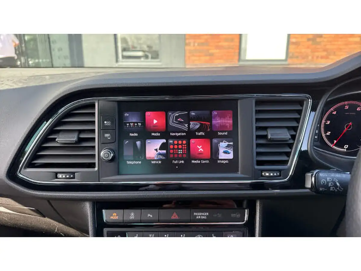 2020-seat-leon-15-tsi-evo-fr-black-edition-150ps-hatchback-dsg-big-11