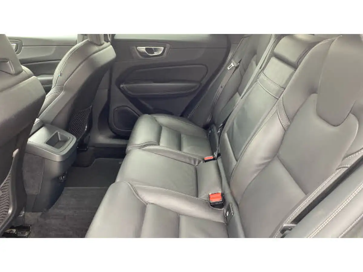 2021-volvo-xc60-20-b5-inscription-awd-big-32
