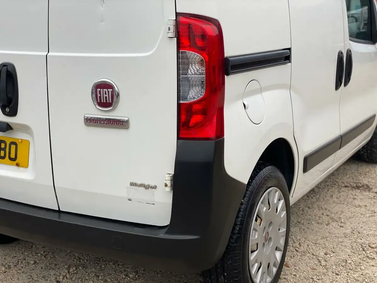 2015-fiat-fiorino-13jtd-cargo-sx-comfort-matic-big-17