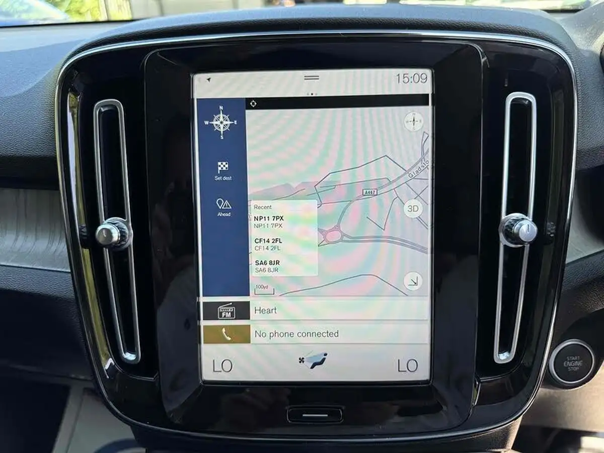 2020-volvo-xc40-20-b4-inscription-awd-big-19