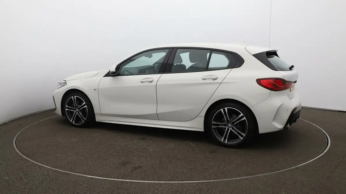 2022-bmw-1-series-15-118i-m-sport-lcp-dct-big-47