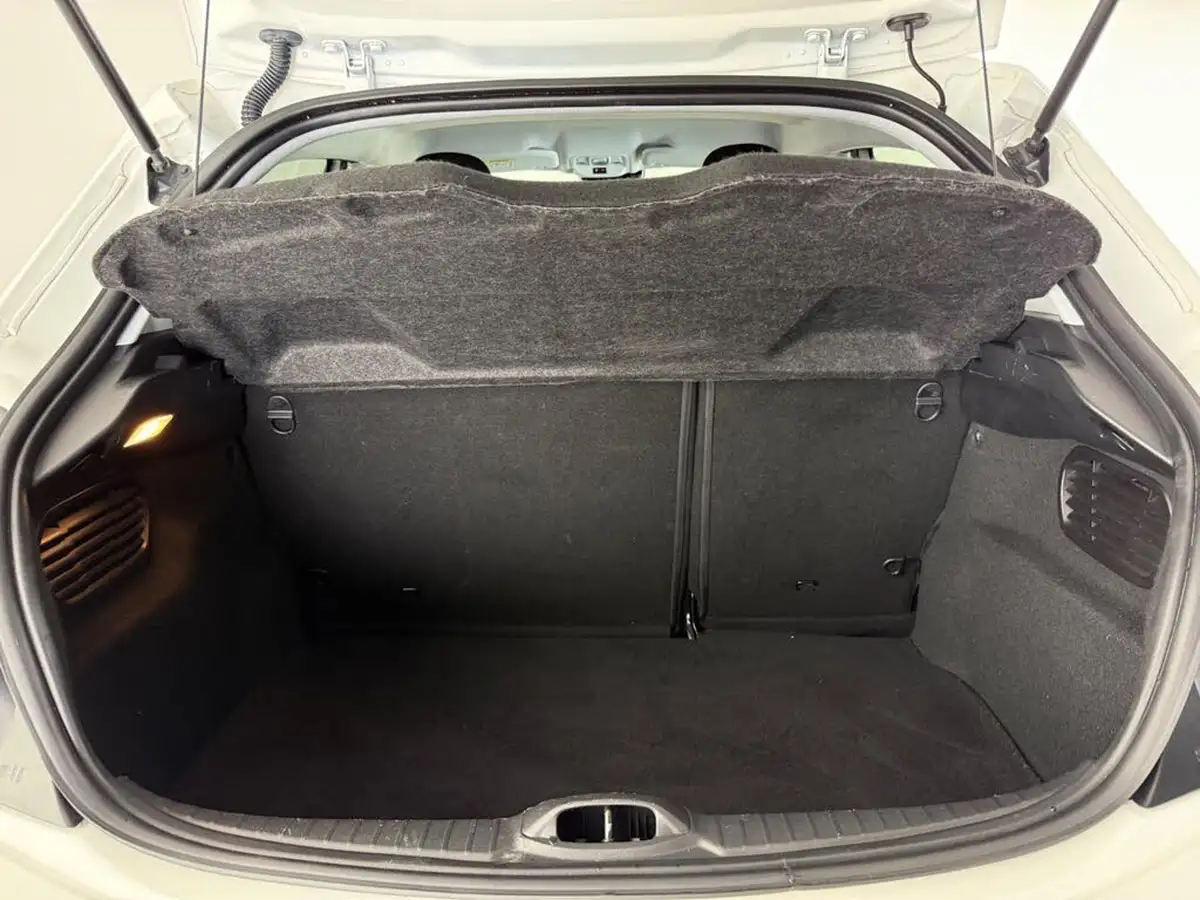 2019-peugeot-208-12-puretech-tech-edition-82bhp-big-11