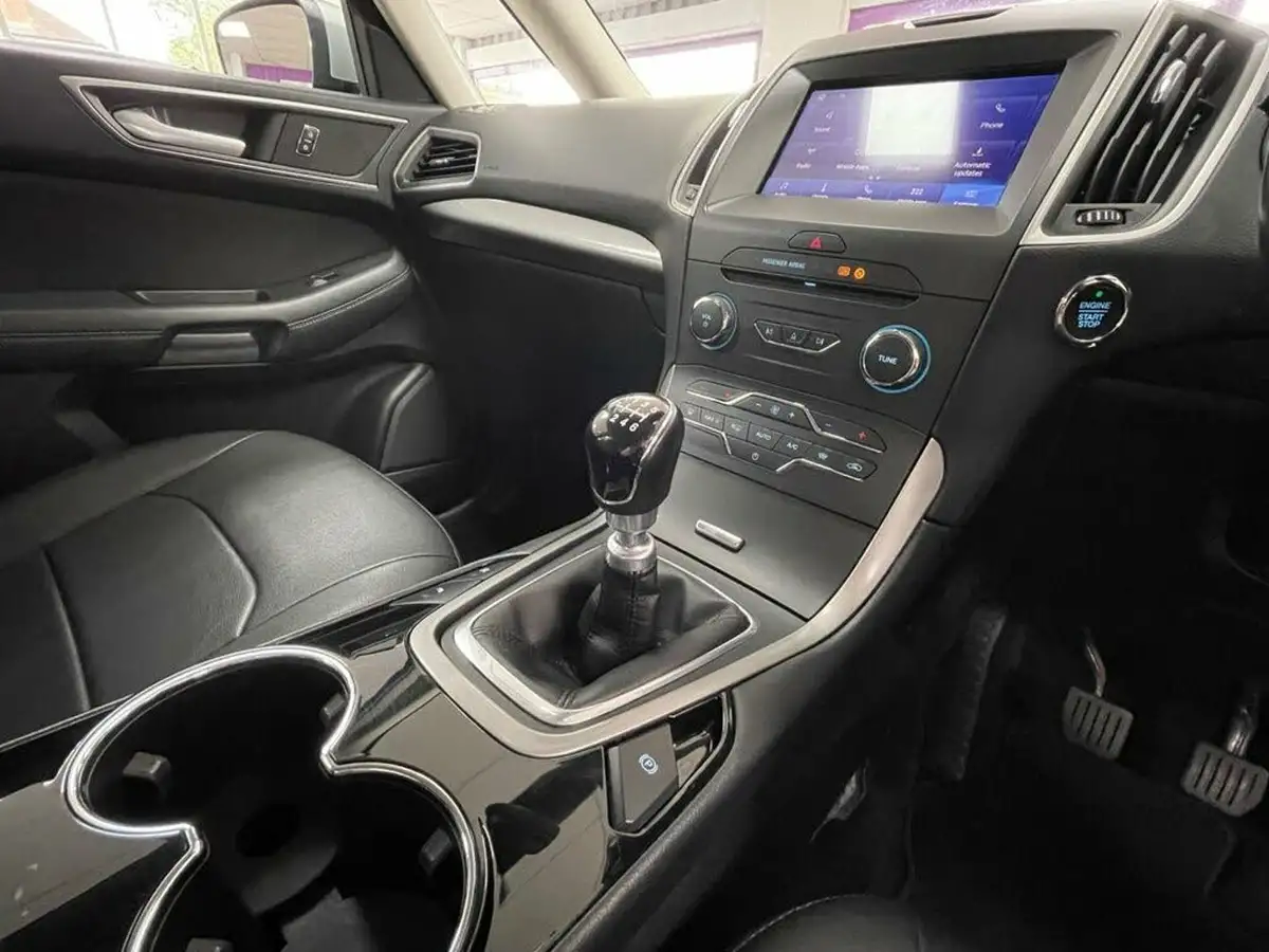 2021-ford-galaxy-20-zetec-big-41