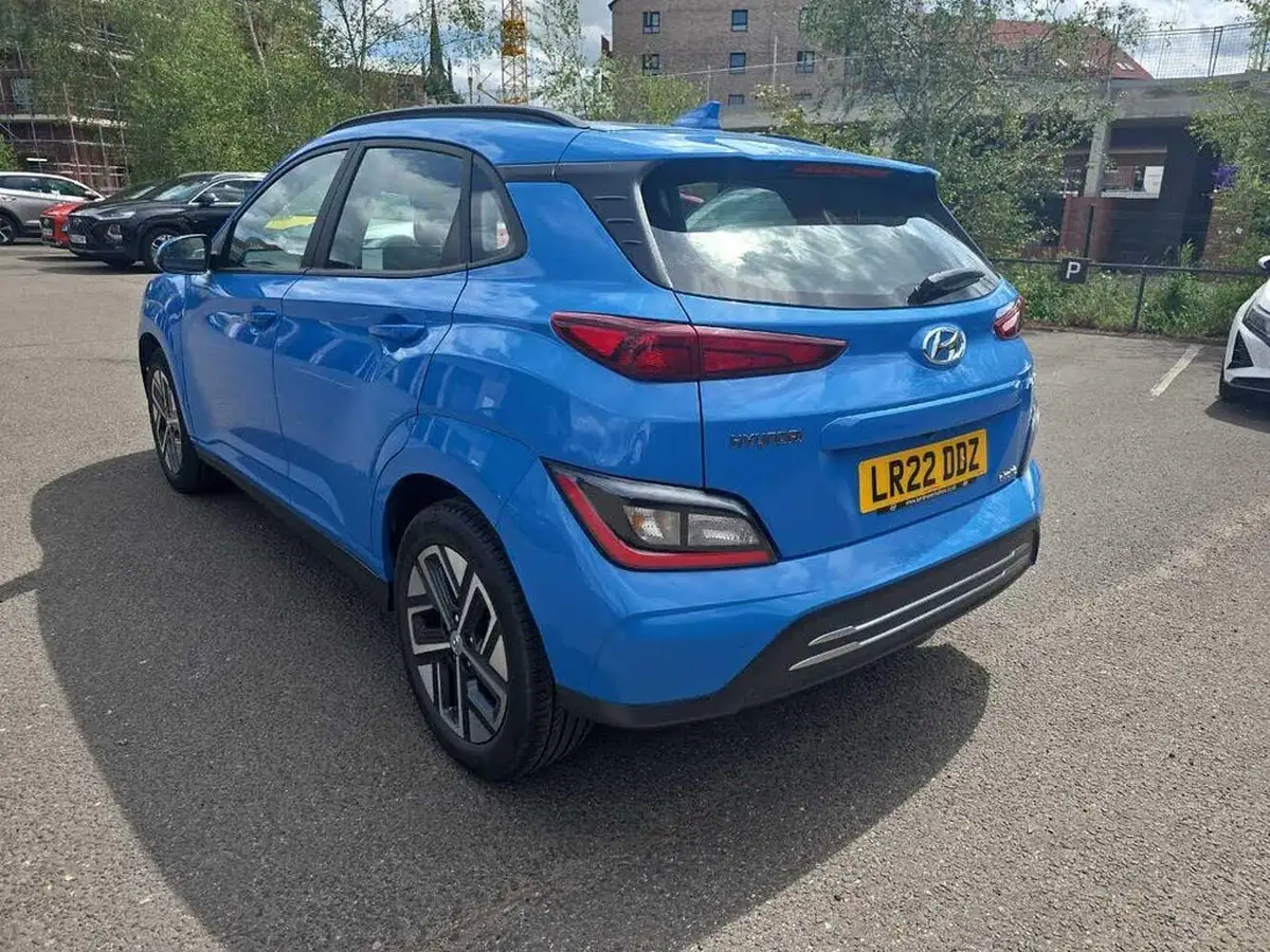 2022-hyundai-kona-e-se-connect-big-2