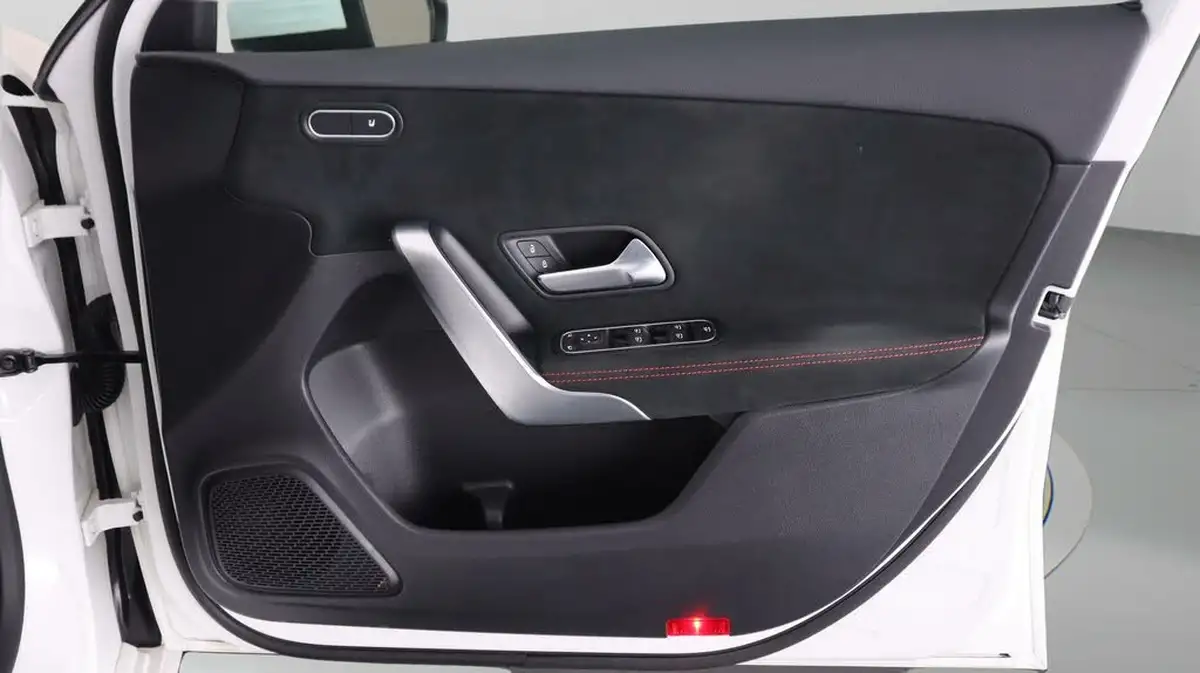 2021-mercedes-benz-a-class-13-a180-amg-line-hatchback-5d-big-14