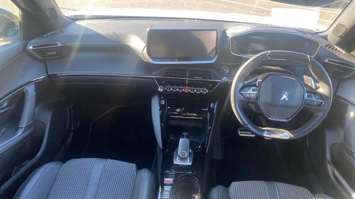 2022-peugeot-2008-suv-12-puretech-gt-eat8-big-3