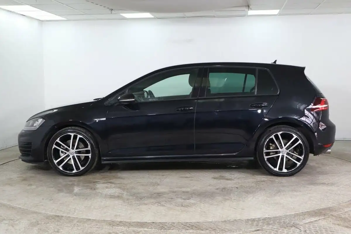 2016-volkswagen-golf-20tdi-gtd-bmt-hatchback-5d-big-7