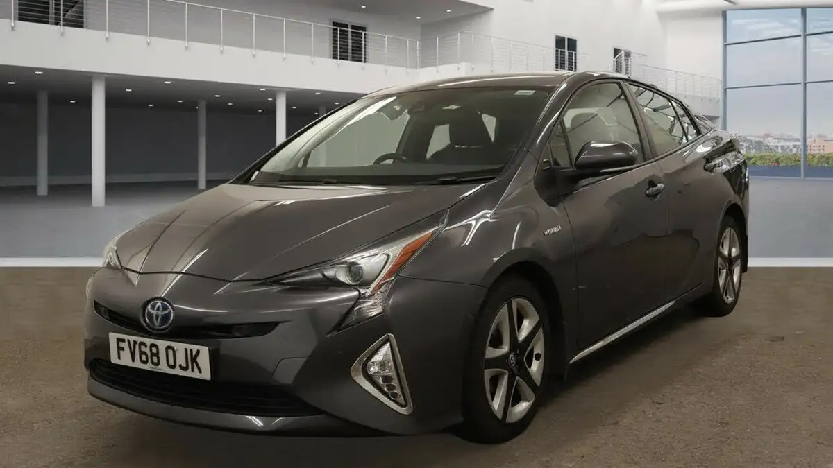 2019-toyota-prius-18-vvt-i-excel-ss-cvt-big-0