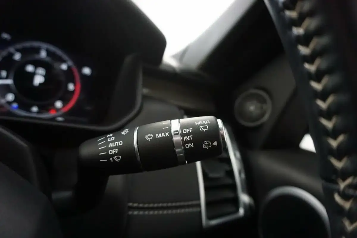 2020-land-rover-discovery-30-sd6-hse-luxury-big-44