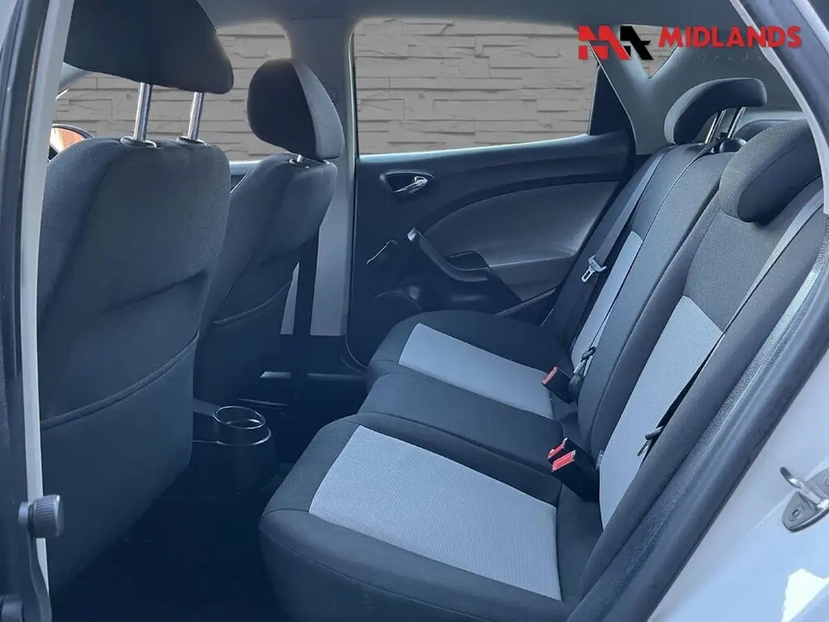 2015-seat-ibiza-14-toca-hatchback-5d-big-12