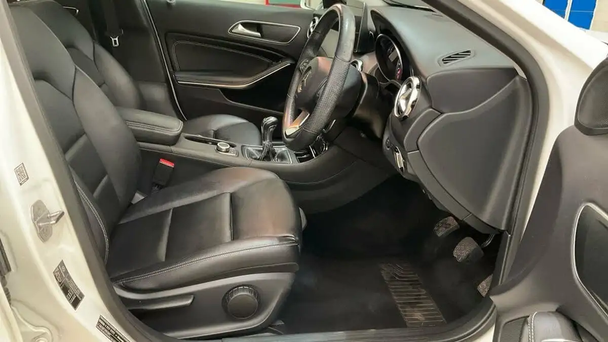 2018-mercedes-benz-gla-class-16-gla-200-sport-156ps-big-5