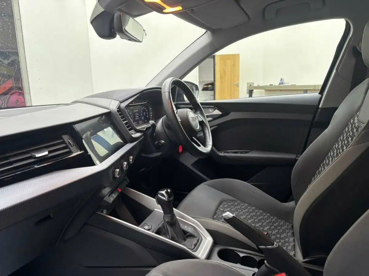 2019-audi-a1-10-30-tfsi-sport-big-16
