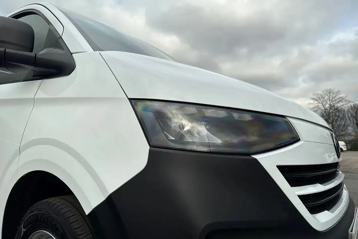 2025-volkswagen-transporter-20tdi-t30-commerce-plus-bmt-swb-150pseu6e-big-23