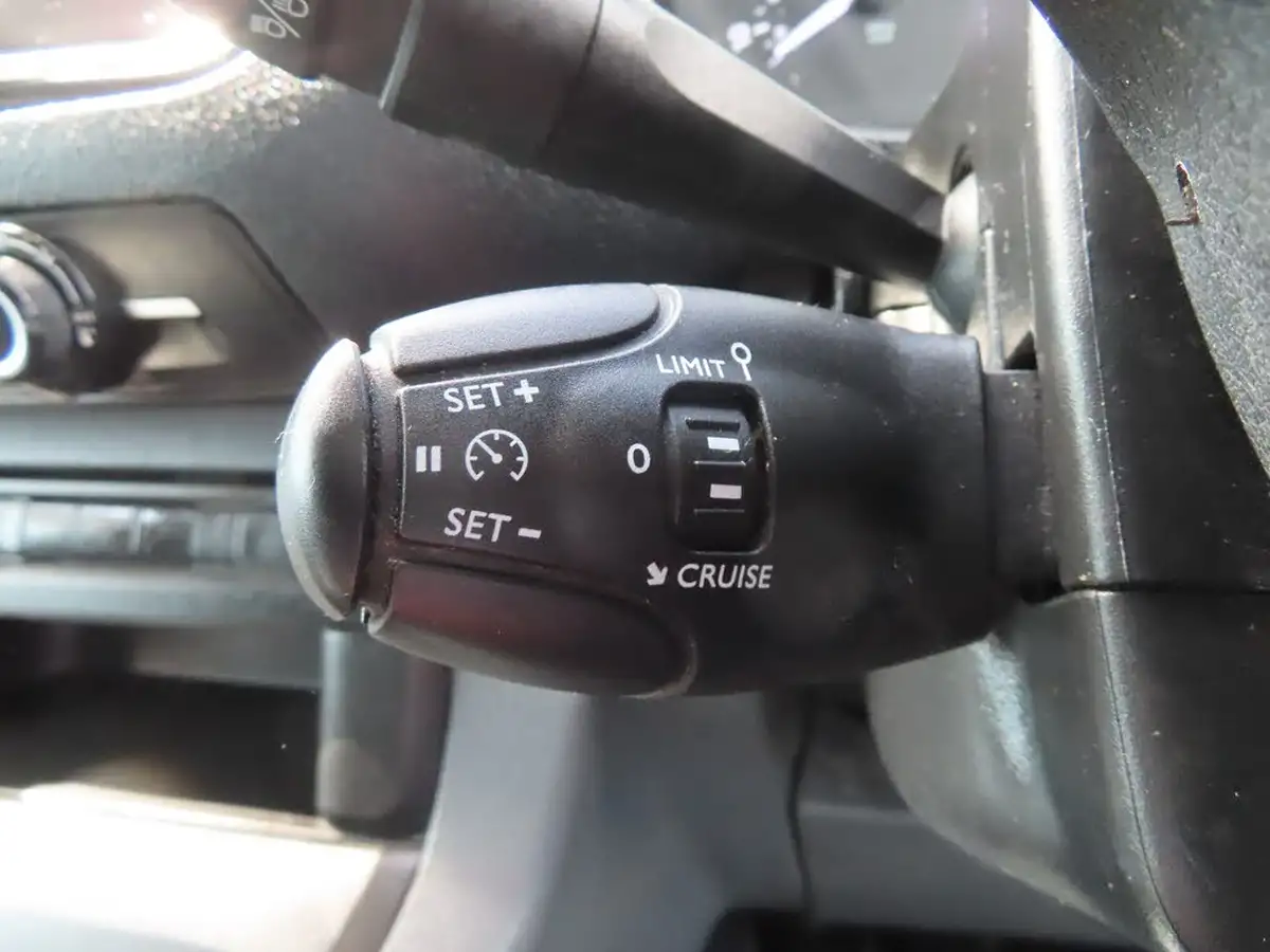 2020-citroen-dispatch-20bluehdi-enterprise-xl-1400-120pseu6d-ss-panel-big-43