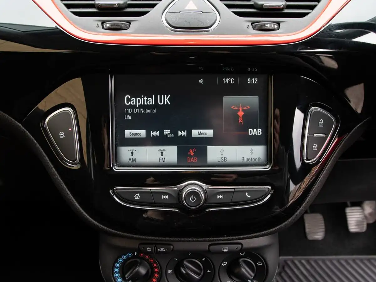 2017-vauxhall-corsa-14i-limited-edition-75ps-ecoflex-3d-big-21