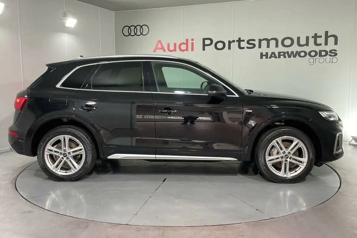 2021-audi-q5-20-50-tfsi-e-s-line-station-wagon-big-1