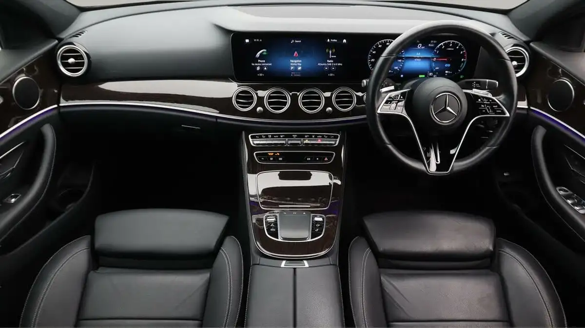 2021-mercedes-benz-e-class-20d-e300de-amg-line-edition-estate-5d-big-13