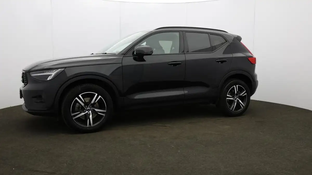 2023-volvo-xc40-20-b3-plus-big-15