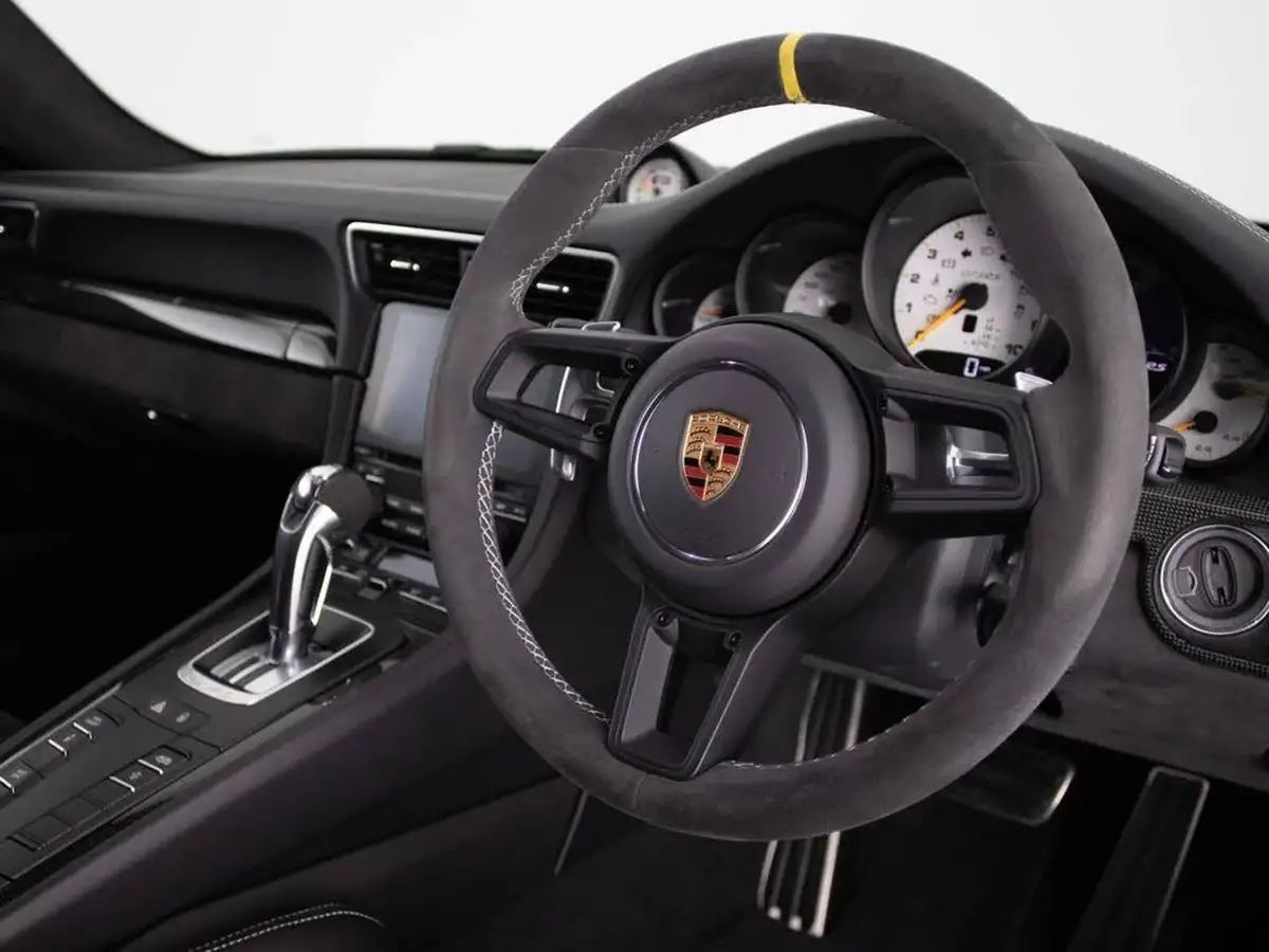 2018-porsche-911-40-gt3-rs-big-63