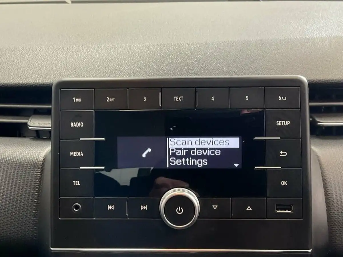 2020-renault-clio-10-sce-play-75bhp-big-49