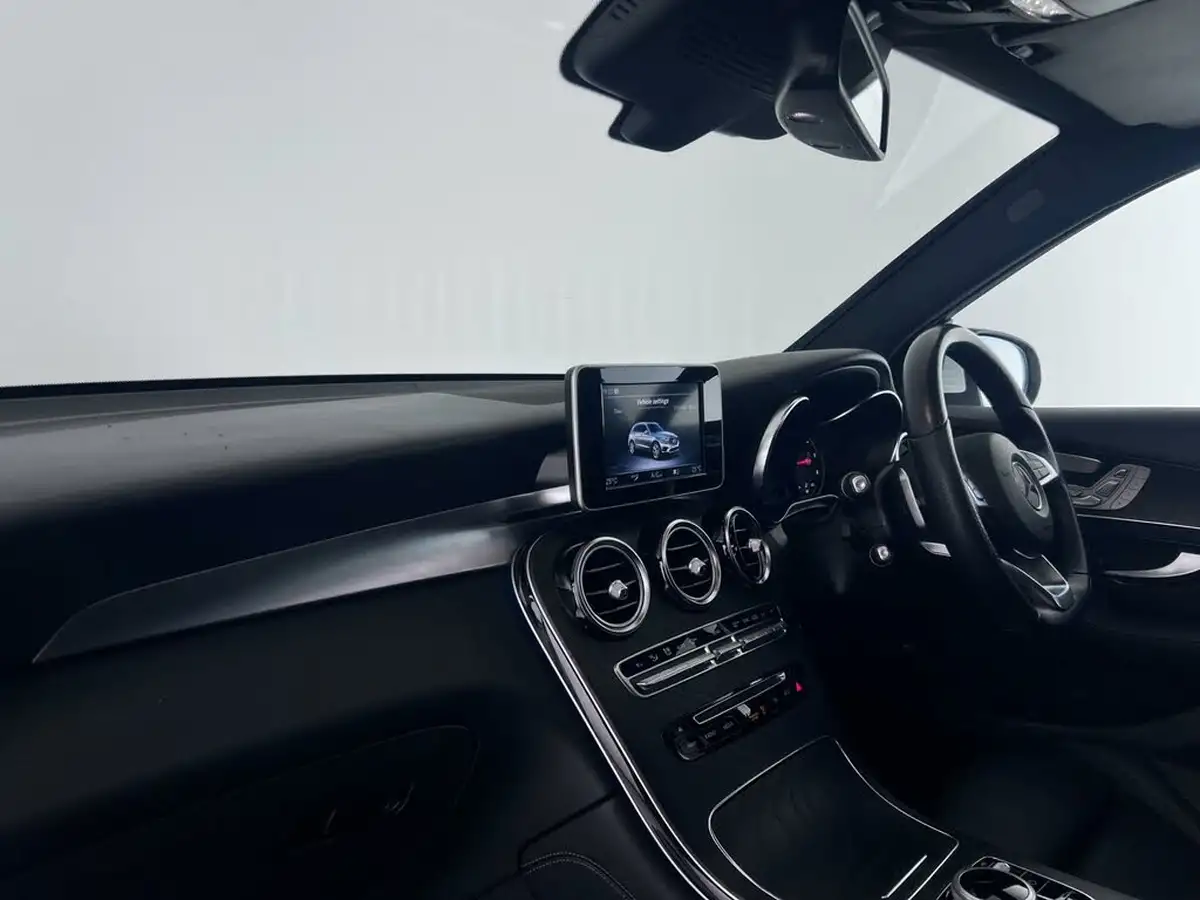 2019-mercedes-benz-glc-class-21d-glc250d-amg-line-premiumss-station-wagon-5d-big-17