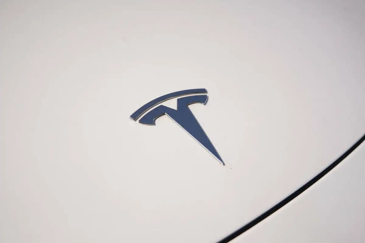 2022-tesla-model-y-e-long-range-big-28