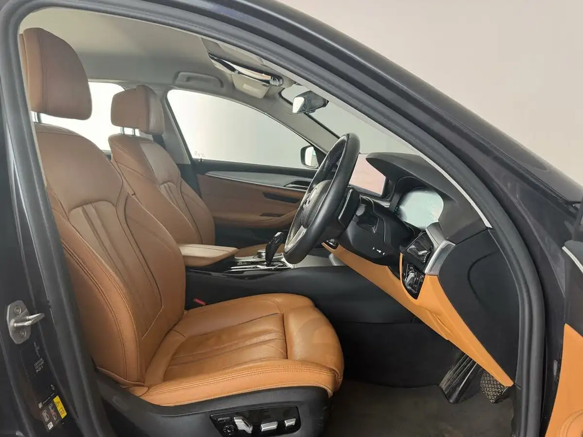 2021-bmw-5-series-20-530e-se-touring-5d-big-13