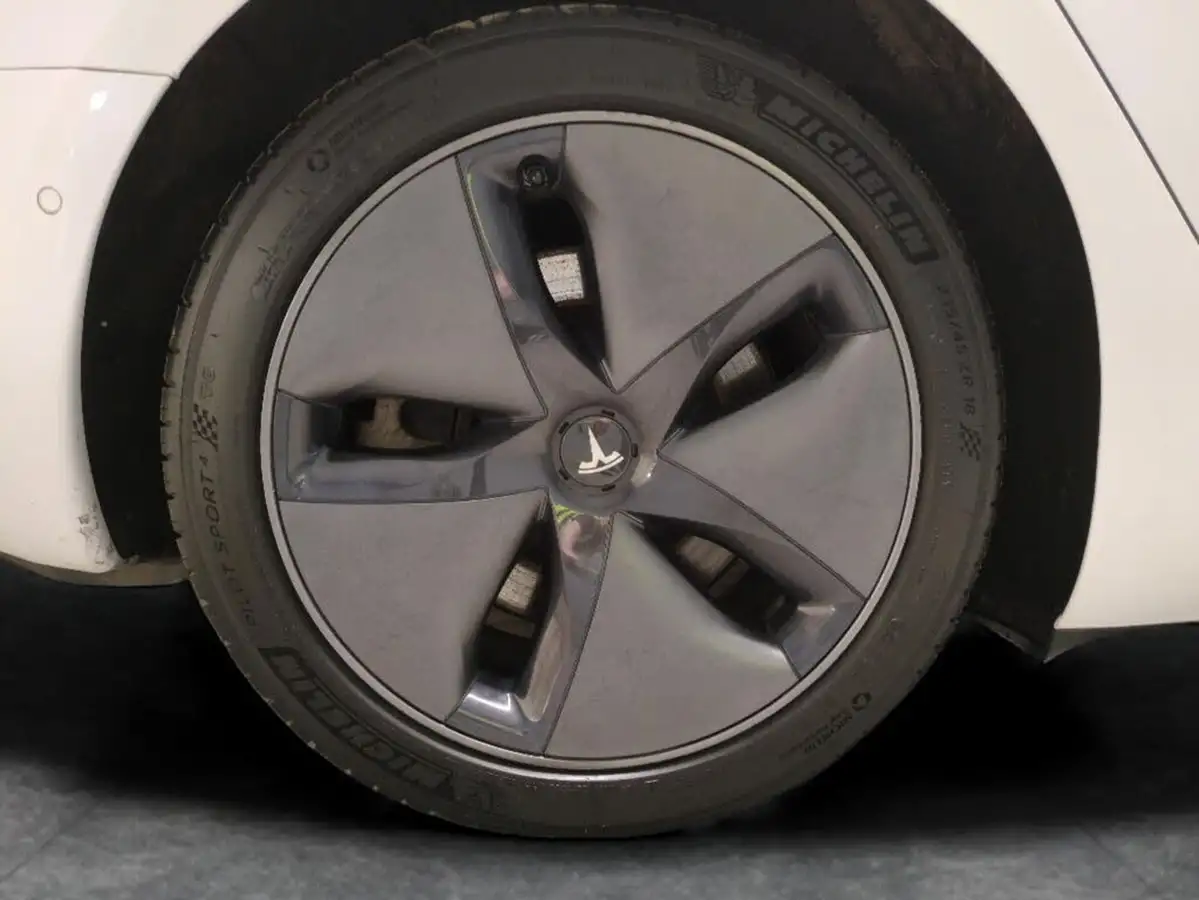 2020-tesla-model-3-e-standard-plus-big-28