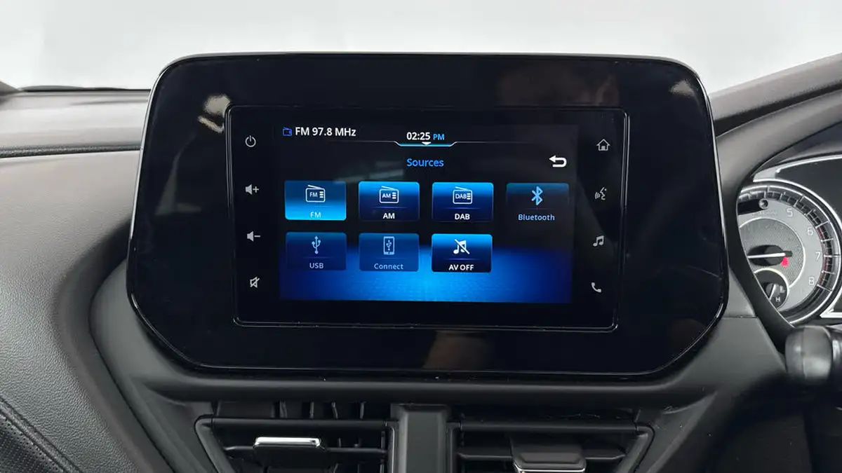2023-suzuki-s-cross-14-boosterjet-motion-big-15