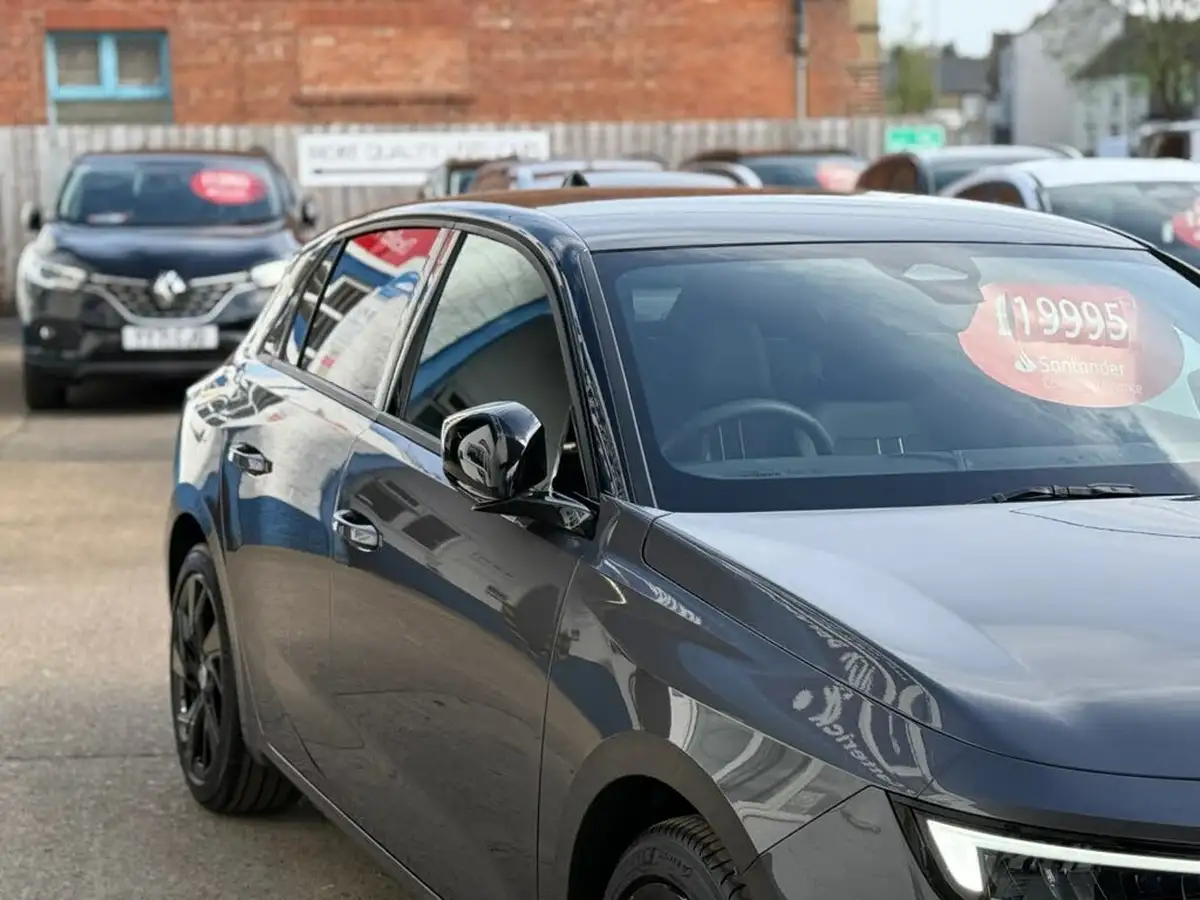 2024-vauxhall-astra-12-turbo-gs-130ps-hatchback-big-10