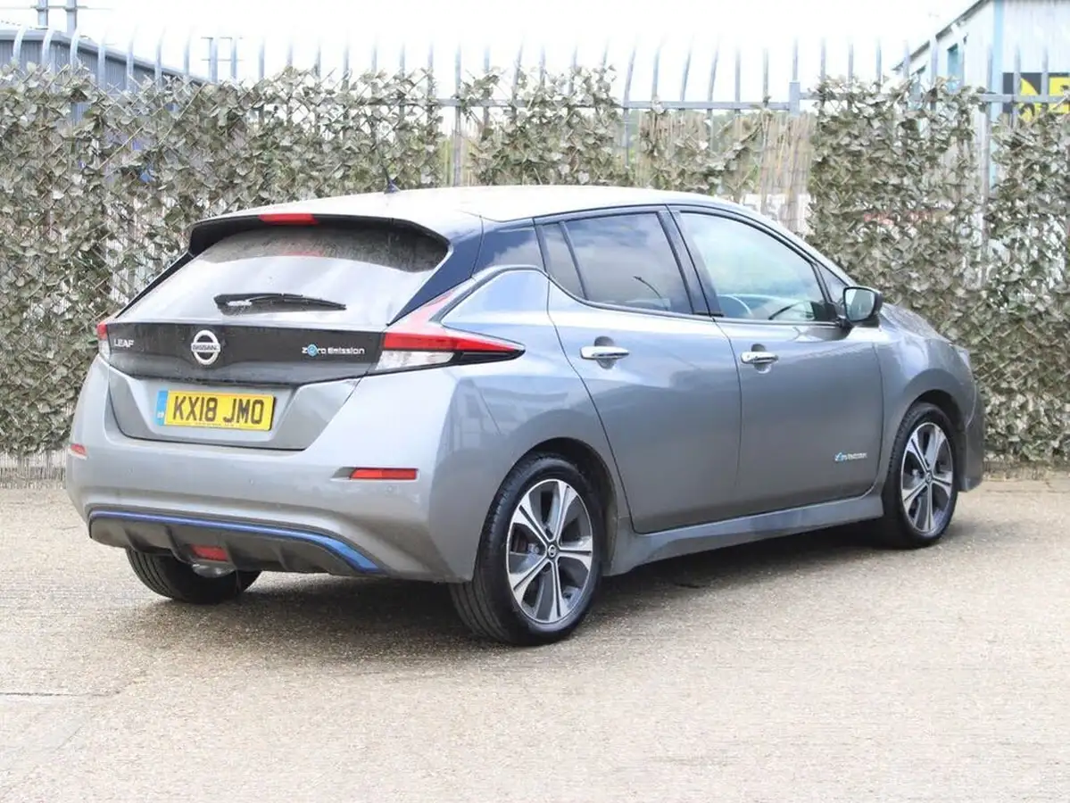 2018-nissan-leaf-e-n-connecta-big-4
