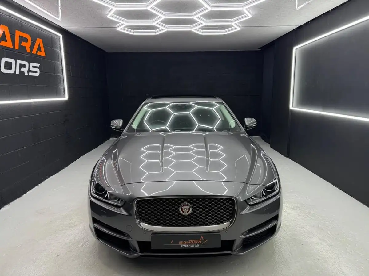 2017-jaguar-xe-20d-portfolio-180ps-awd-ss-1999cc-auto-big-2