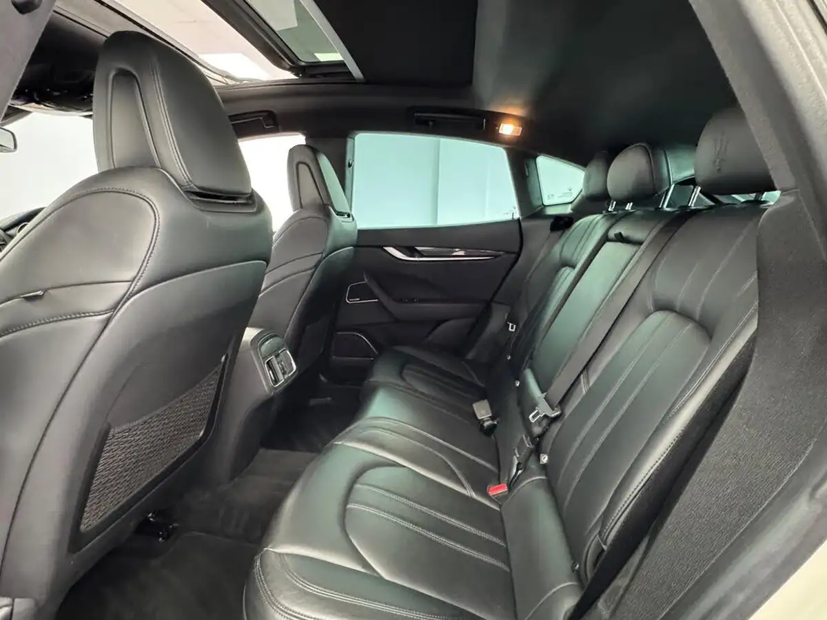 2018-maserati-levante-30-s-gransport-nerissimo-pack-ss-big-47