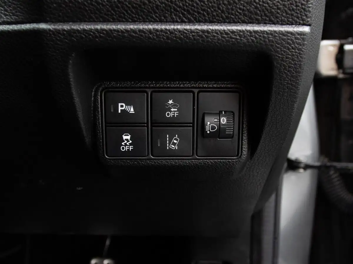 2019-honda-civic-10-vtec-turbo-sr-hatchback-5d-big-15