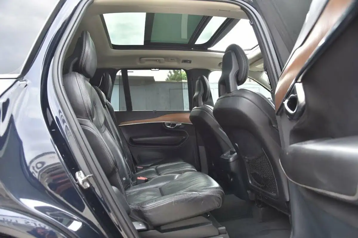 2016-volvo-xc90-20td-d5-inscription-big-29