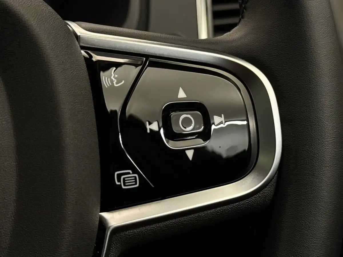 2024-volvo-xc90-20-b5-r-design-big-27