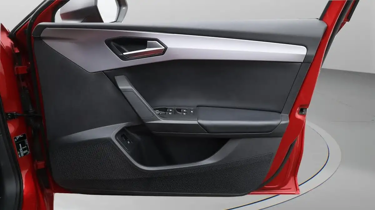 2021-seat-leon-14-e-hybrid-fr-hatchback-big-14