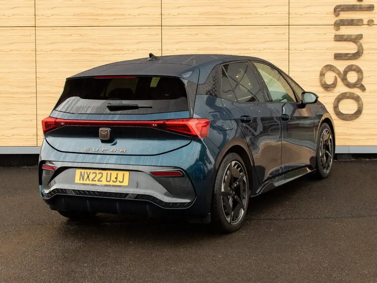 2022-cupra-born-e-v3-204ps-58kwh-big-1
