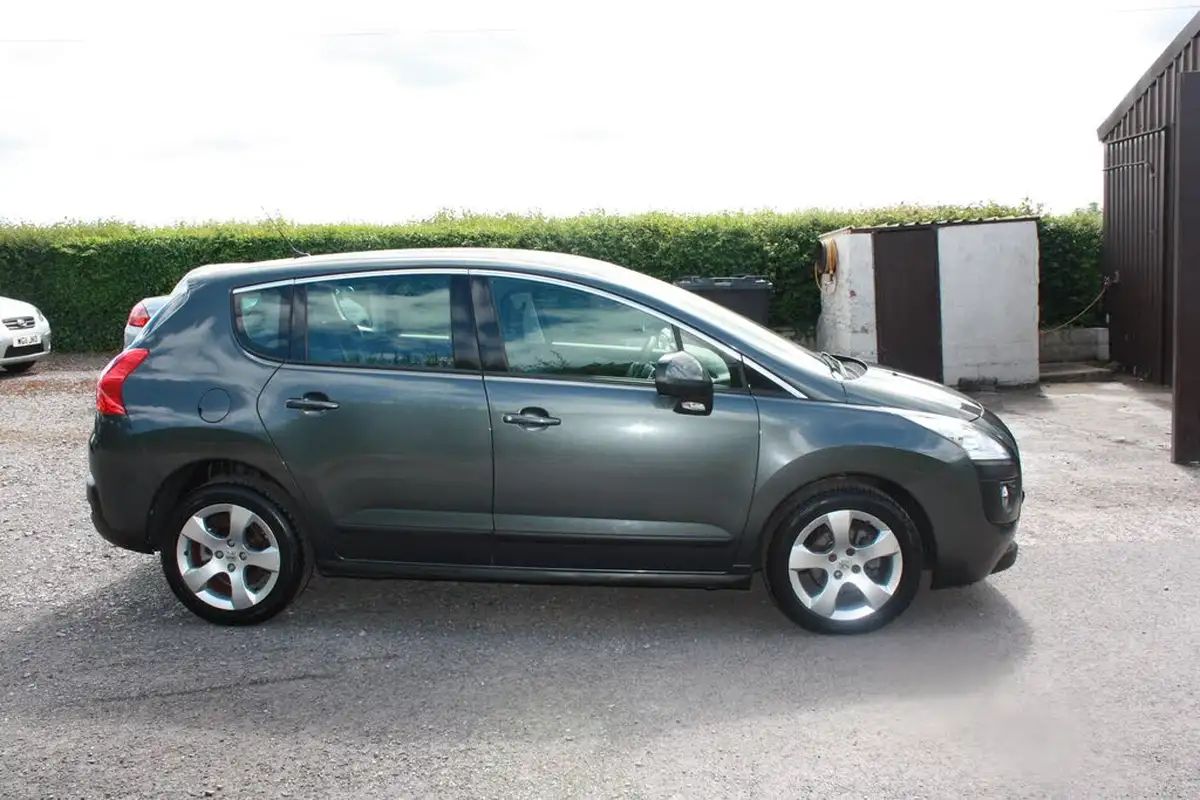 2013-peugeot-3008-crossover-16e-hdi-active-115bhp-fap-big-3