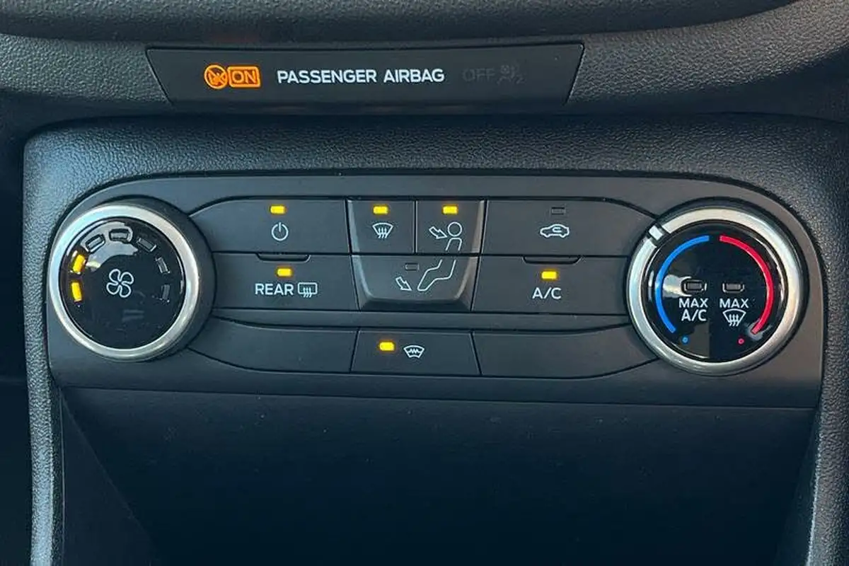 2023-ford-fiesta-10t-active-125ps-hybrid-mhev-powershift-big-30