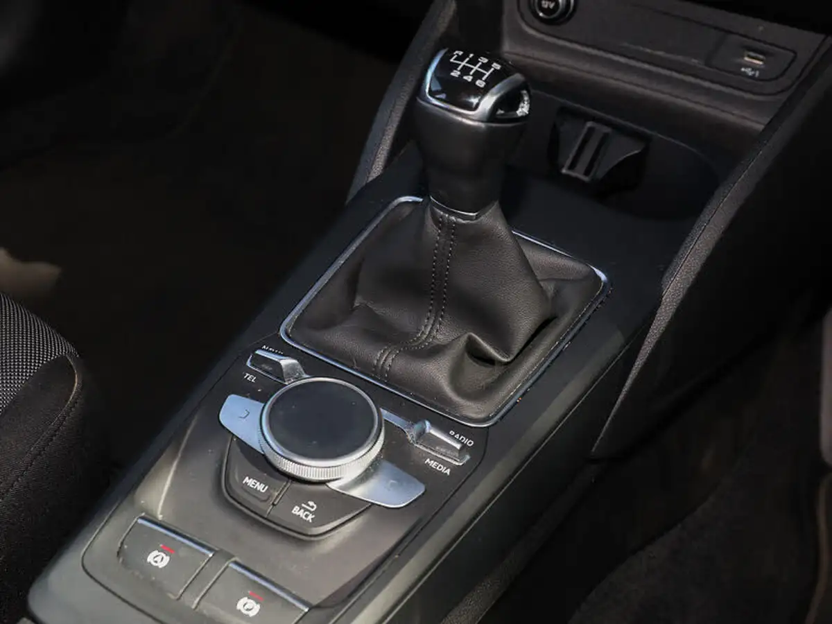 2021-audi-q2-10-30-tfsi-technik-big-14