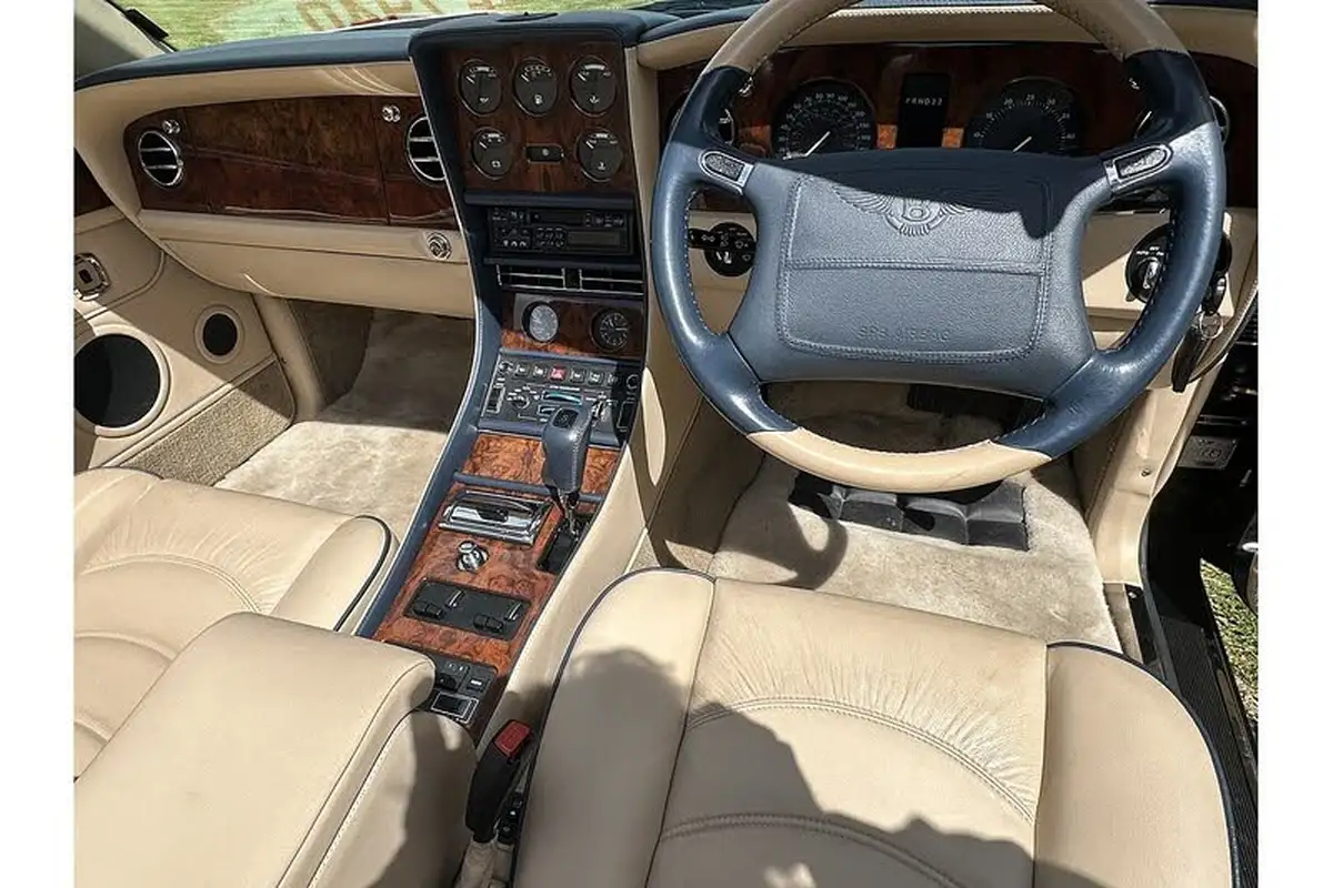 1997-bentley-azure-68-big-45