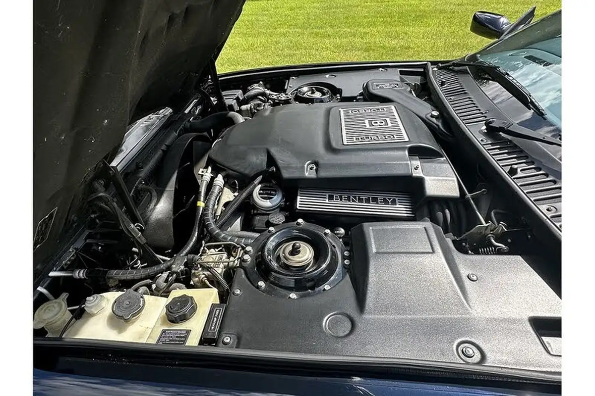 1997-bentley-azure-68-big-17